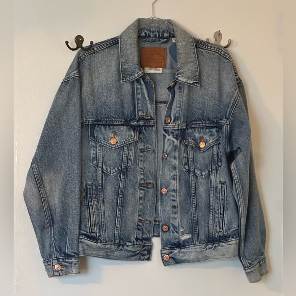 Levi’s Premium Italian Denim Jean Trucker Jacket. Woman’s XS. 100% Cotton.